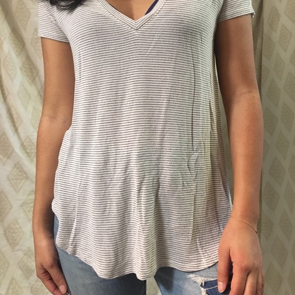 white striped v-neck t-shirt (Forever 21) - Picture 2 of 4